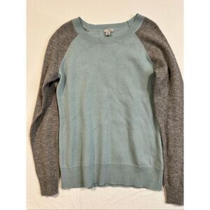 Halogen two-tone raglan cashmere pullover sweater, size XS